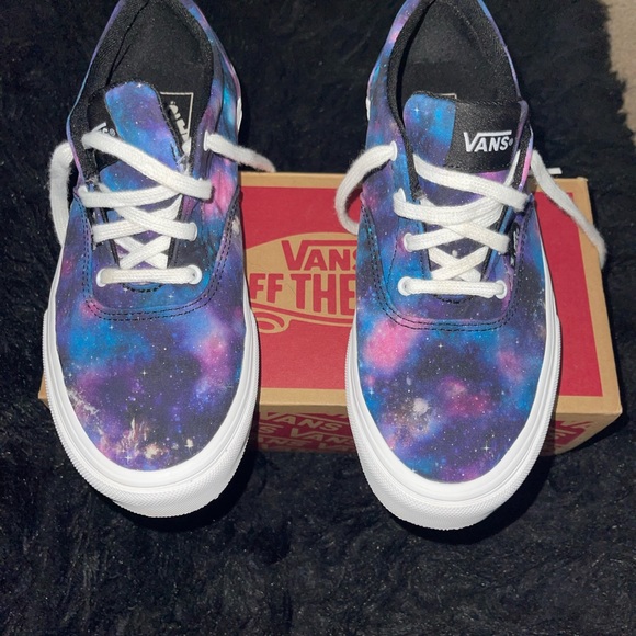 Galaxy Vans - Picture 3 of 11